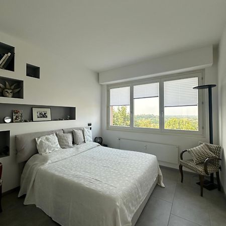 Modern Flat With A Stunning View In Cuneo Center Luaran gambar