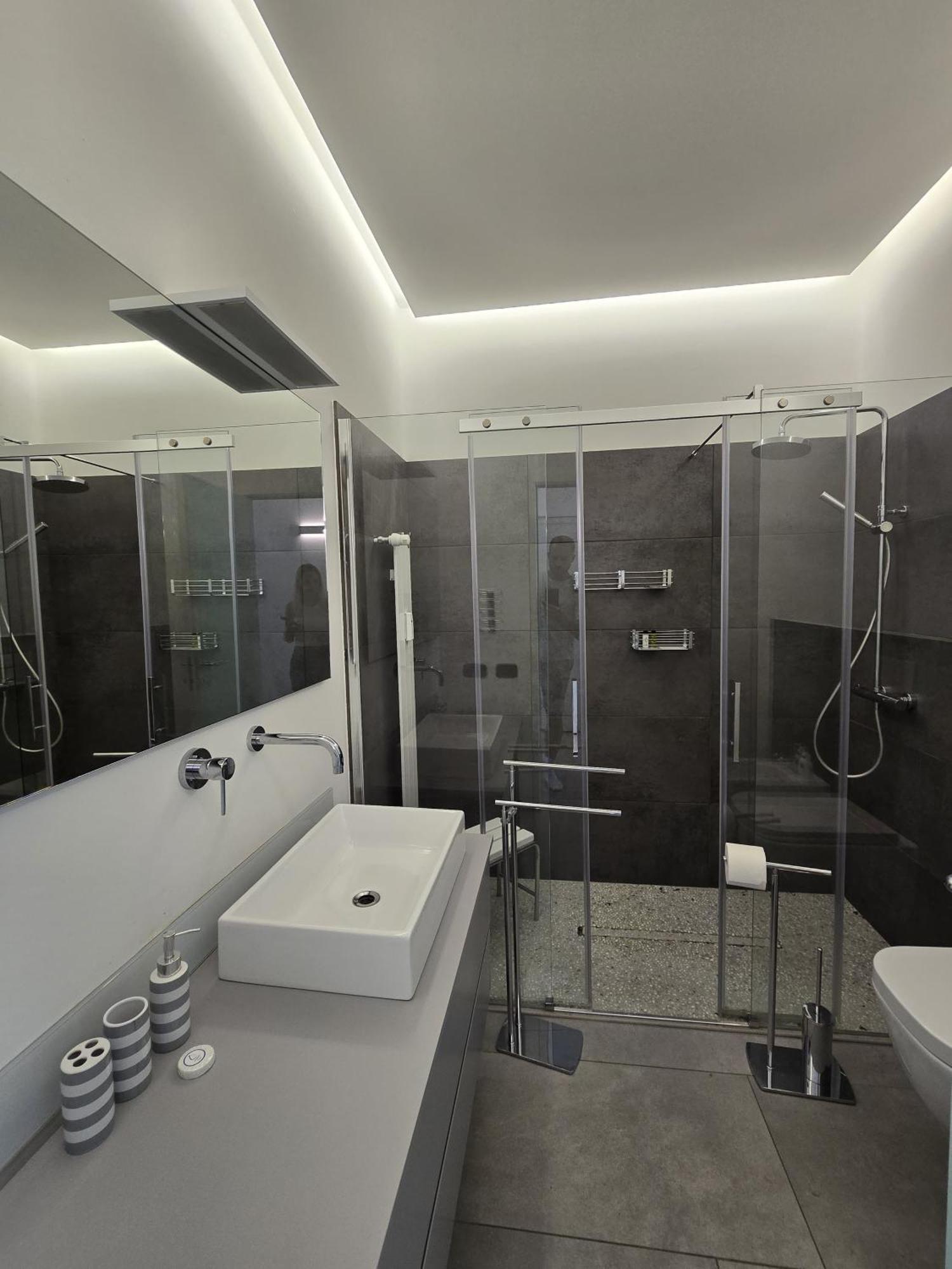 Modern Flat With A Stunning View In Cuneo Center Luaran gambar