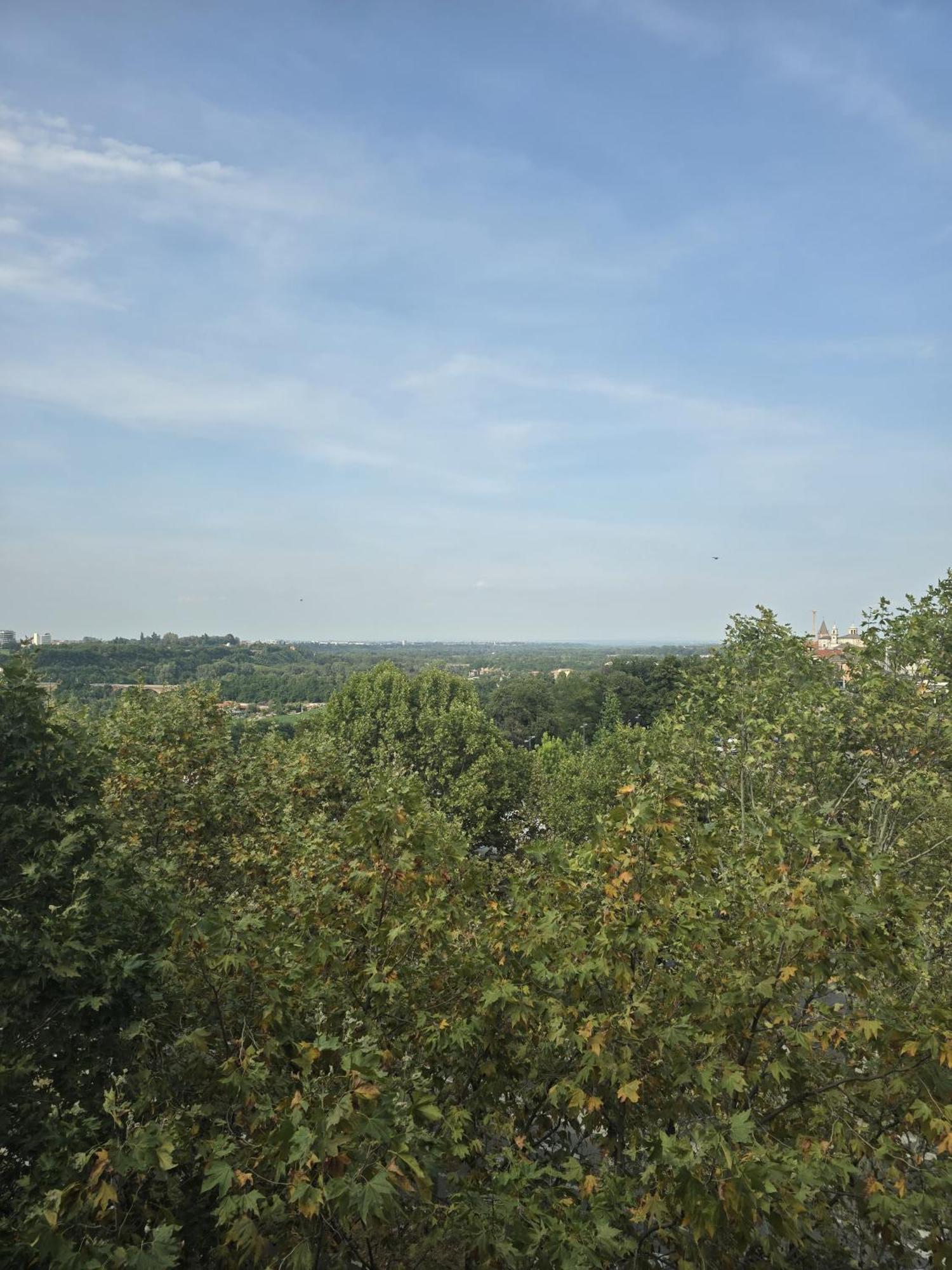 Modern Flat With A Stunning View In Cuneo Center Luaran gambar